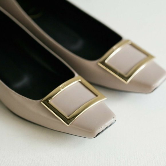 Roger Vivier | Flats w/ Buckle - Picture 2 of 13